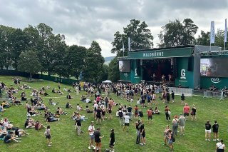 Les festivaliers prennent leurs quartiers au Gurten.